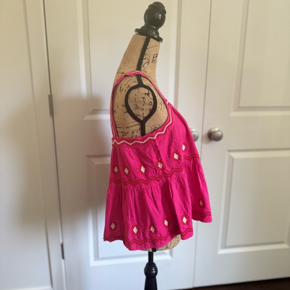 NWT-LOFT vibrant Pink embroidered top. Fun, flirting, and feminine - Picture 3 of 9